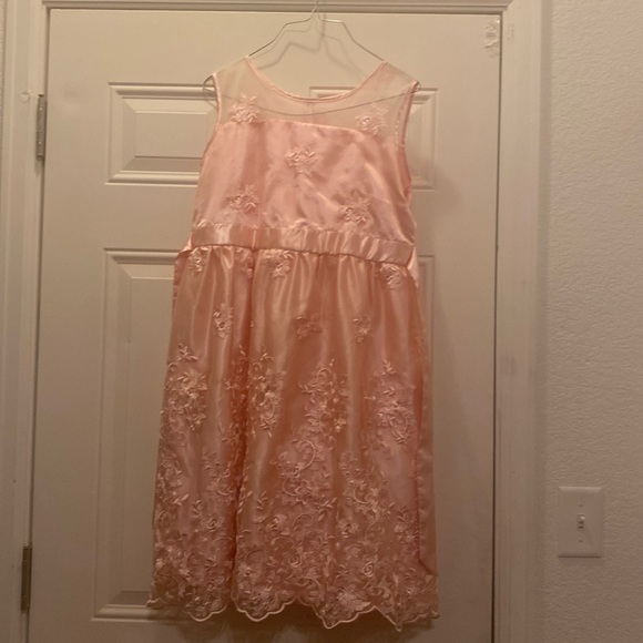 Girls dress - Picture 1 of 2